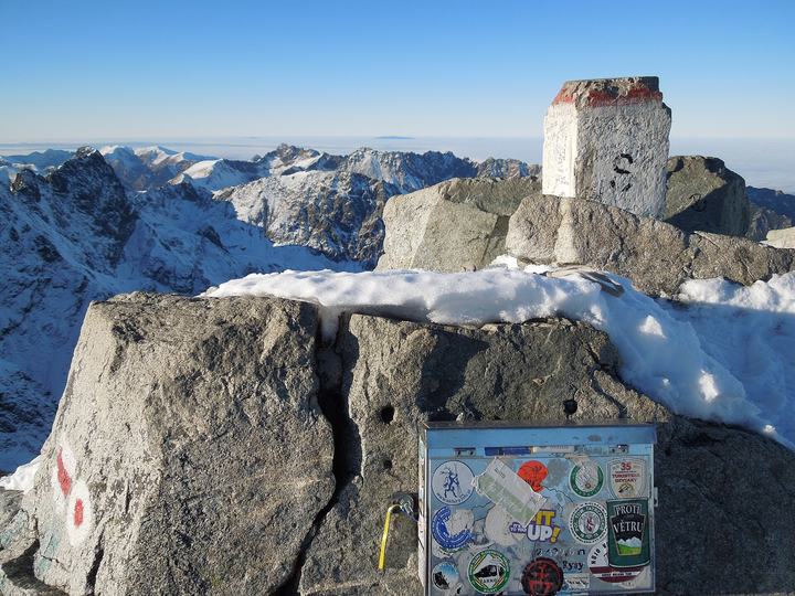 Rysy — Turisticky prístupný severozápadný vrchol (2 498,7 m n. m.) - najvyšší bod Poľska