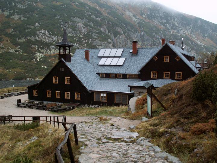 Schroniska w Karkonoszach — Karpacz, Schronisko Samotnia