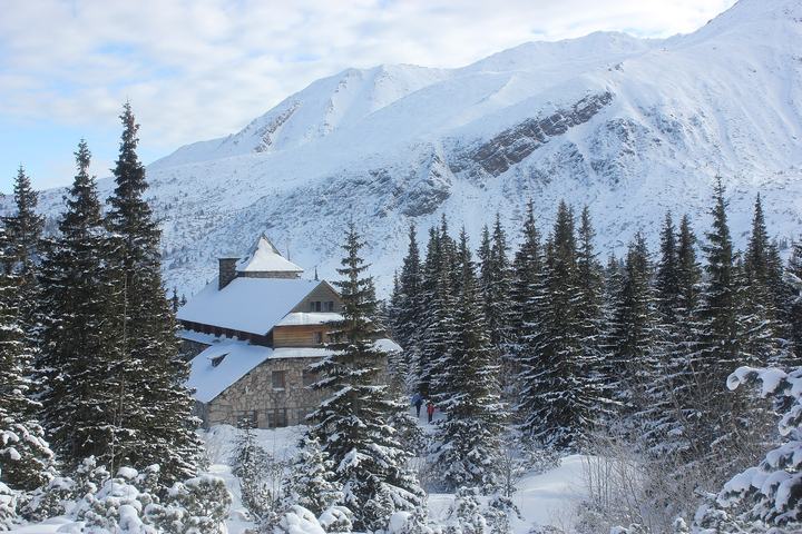 Schroniska w Tatrach — Hala Gąsienicowa - Murowaniec mountain shelter