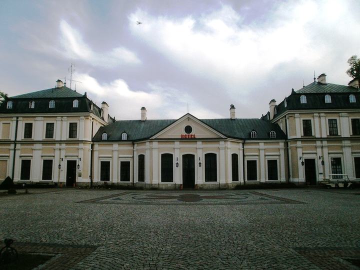 Sieniawa — Sieniawa, pałac, 1 poł. XVIII, 1763, 1879-1882, 1982-1986