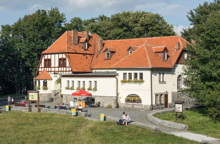 Ślęża — Roman Zmorski Mountain Hut in Sobótka