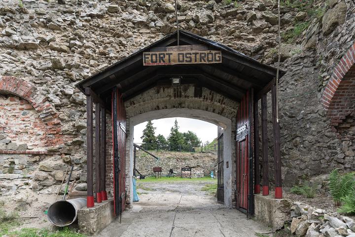 Srebrna Góra — Srebrna Góra Fortress, Ostróg fort