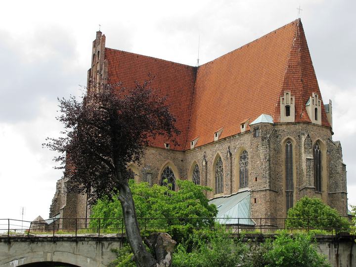 Strzegom – bazylika i granit
