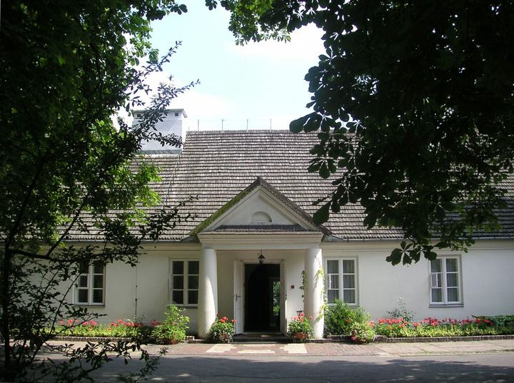 Szlak Chopinowski na Mazowszu — Chopin's mansion in Żelazowa Wola, Poland