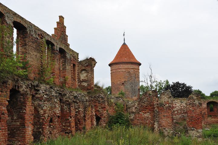 Szymbark koło Iławy — Ruiny zamku w Szymbarku, powiat iławski
