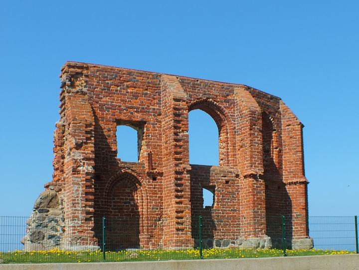 Trzęsacz — Trzęsacz, ruiny kościoła.