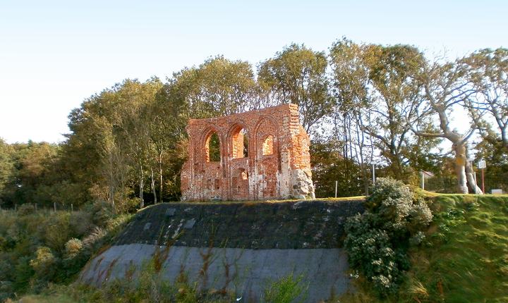 Trzęsacz — Trzęsacz, ruiny kościoła.