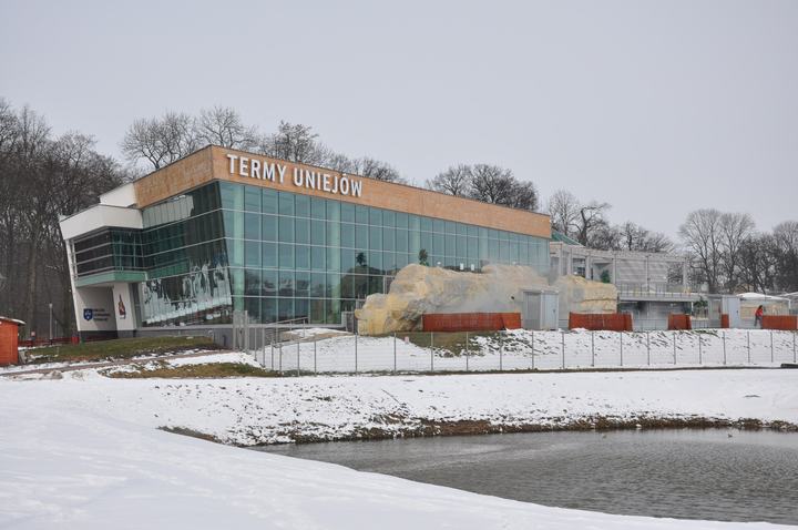Uniejów — Uniejów; kompleks termalno basenowy.
