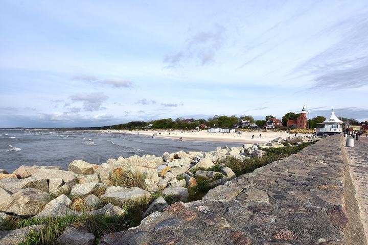 Ustka – latarnia, promenada i bunkry Blüchera