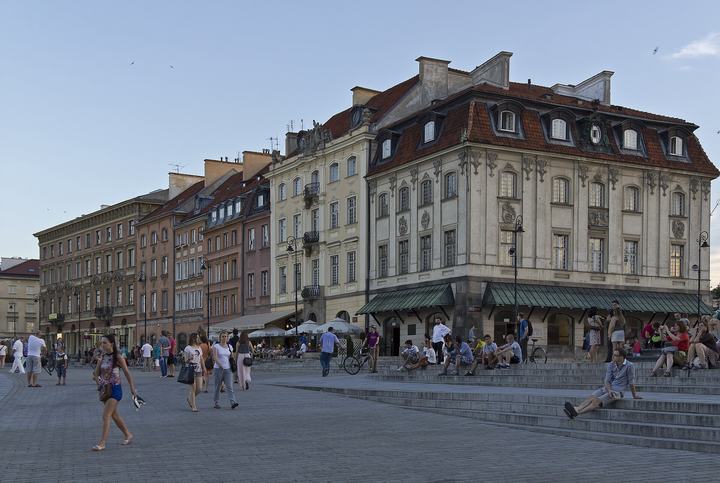 Warszawa — Castle Square in the Old Town (Stare Miasto) in Warsaw (Poland)