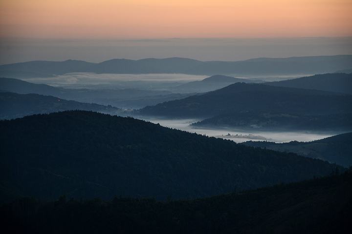 Wielka Racza z Rycerki Górnej — Morning in Beskid Żywiecki mountains, view from Wielka Racza
