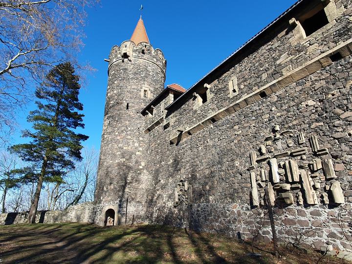 Zamek Grodziec — Zamek Grodziec - lapidarium