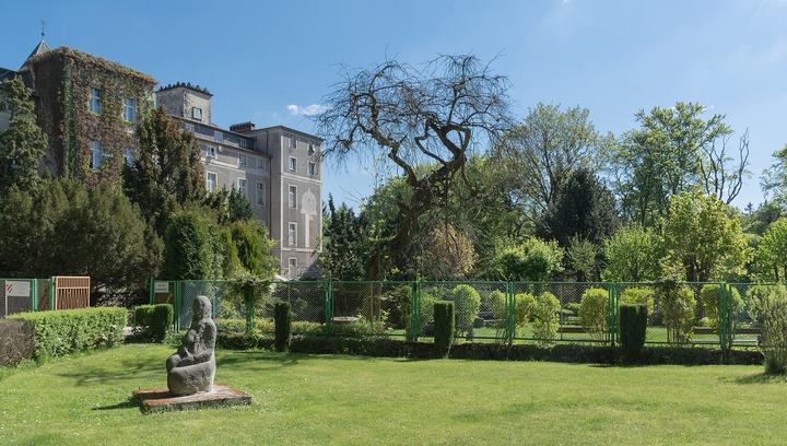 Zamek Leśna w Szczytnej — Park at the Leśna castle in Szczytna