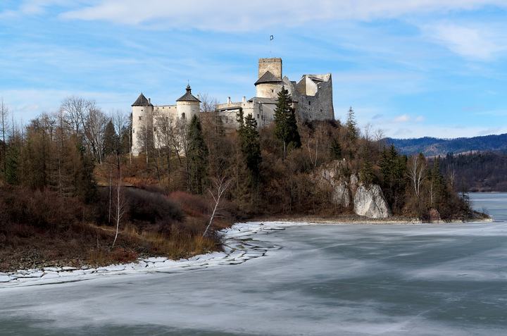 Zamek w Niedzicy i Jezioro Czorsztyńskie