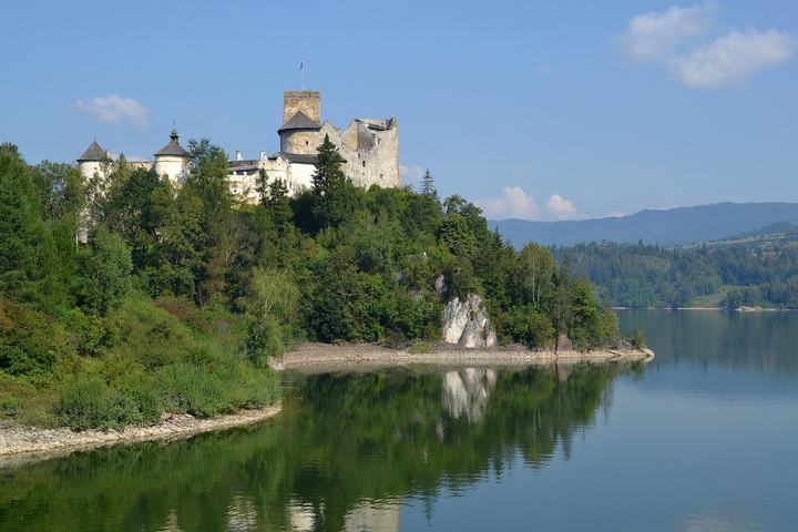 Zamek w Niedzicy i Jezioro Czorsztyńskie — Niedzica Castle, Poland