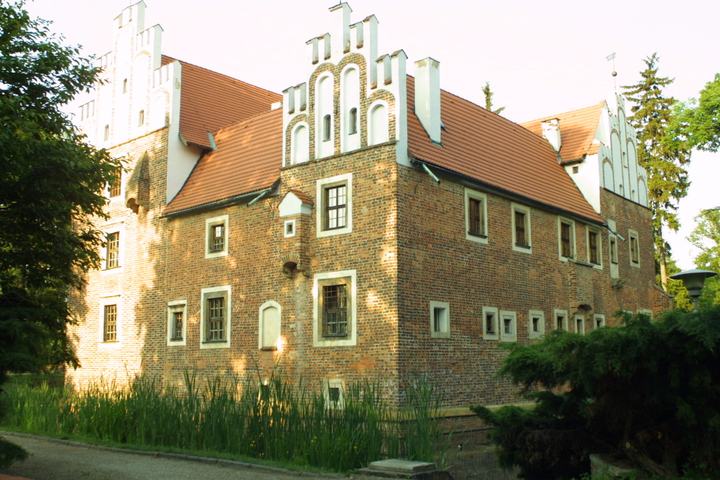 Zamek Wojnowice — Wojnowice. Zamek na wodzie.