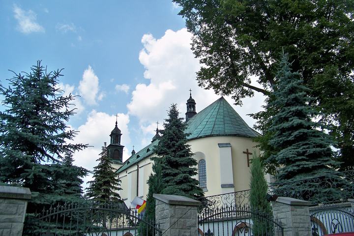 Żarki i Leśniów — Sanktuarium Matki Boskiej Leśniowskiej Patronki Rodzin.