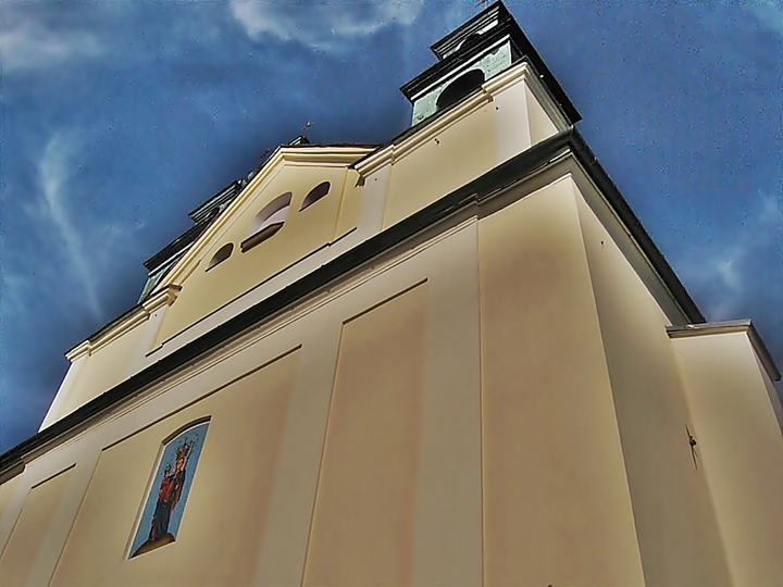 Żarki i Leśniów — Sanktuarium Matki Bożej Leśniowskiej - fasada